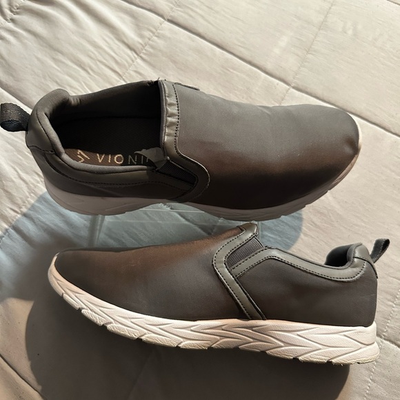 Vionic Gray Men's Slip-On Loafers - Picture 6 of 9